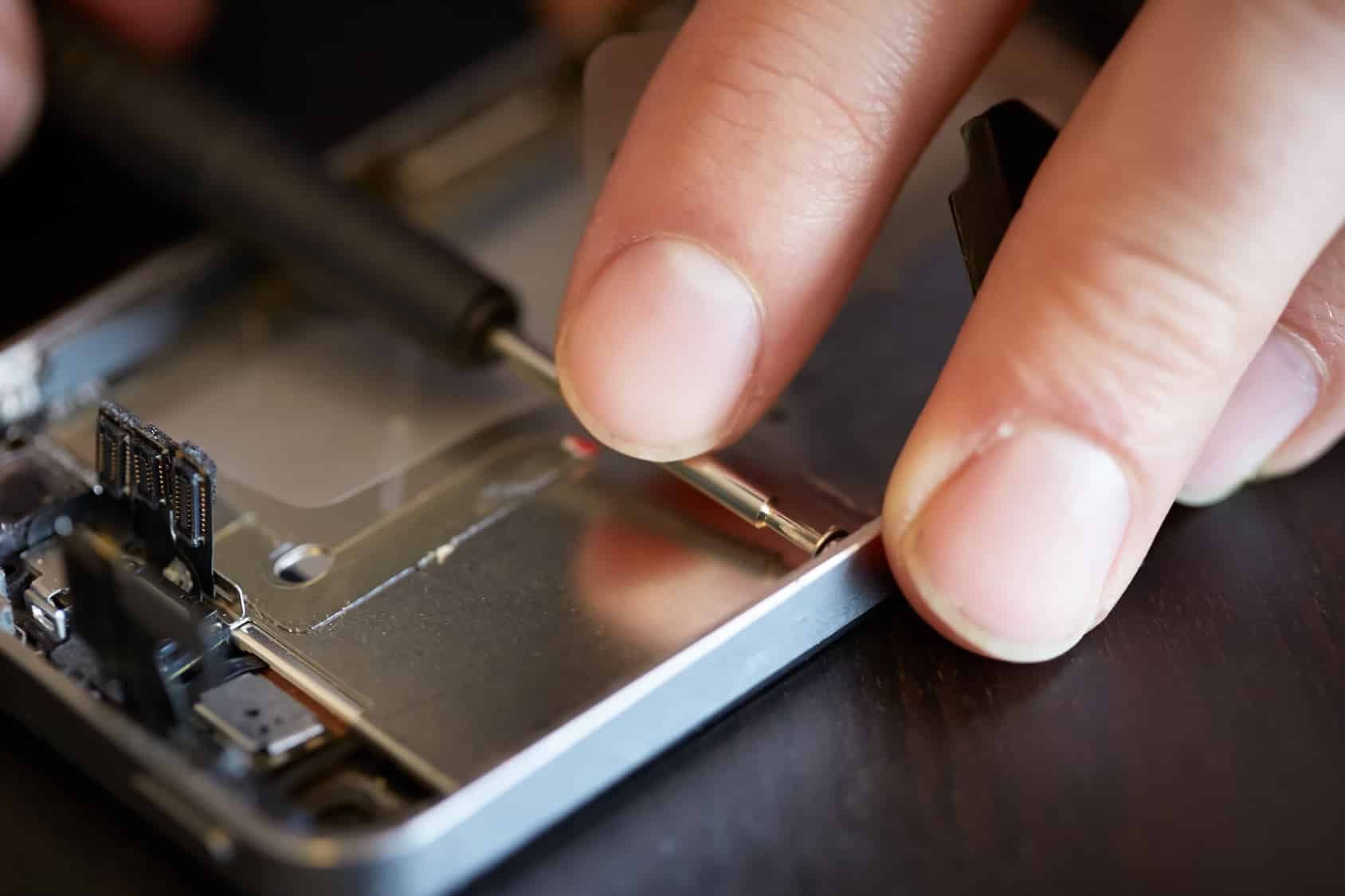 Comment la réparation d’un smartphone est devenue si facile ?