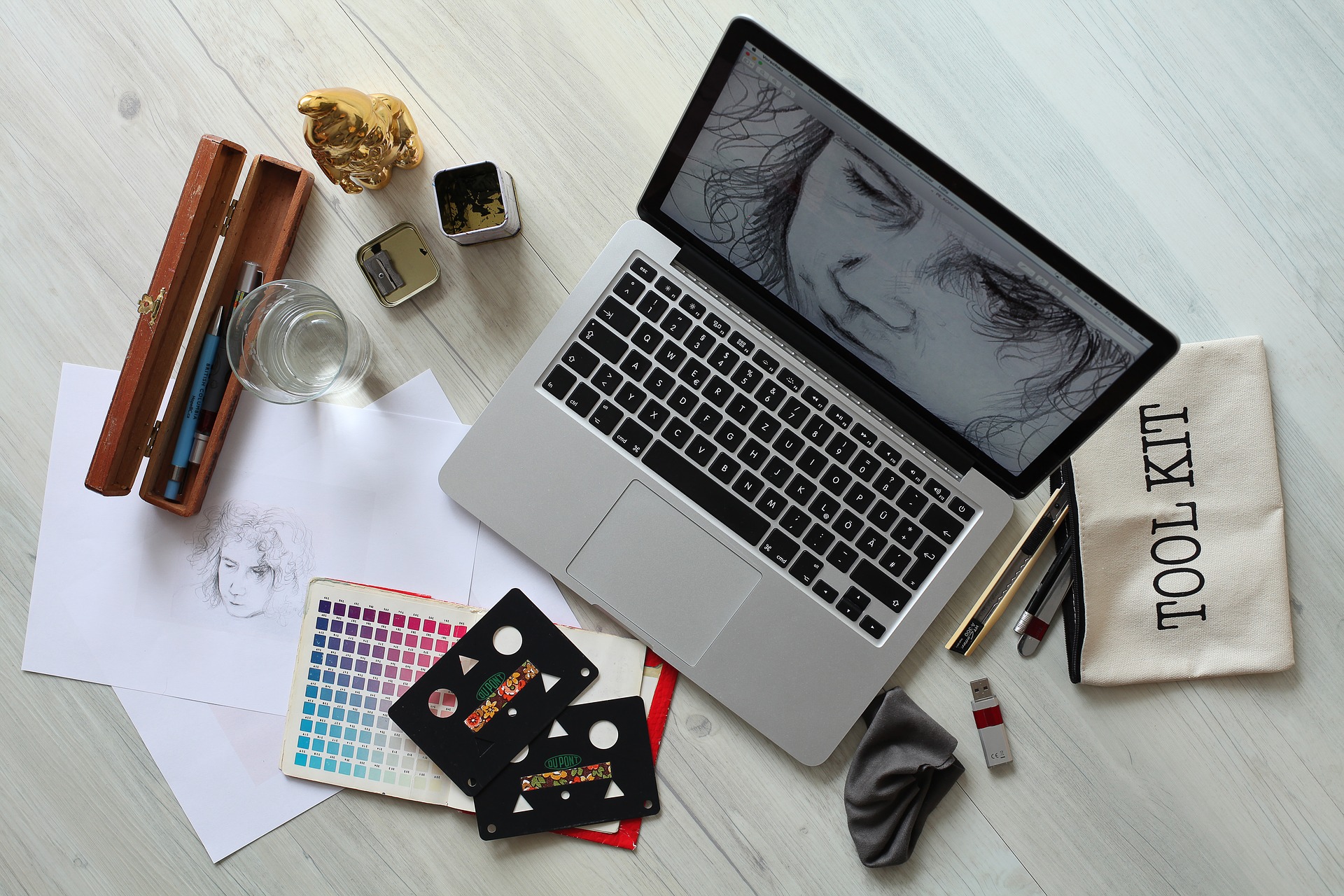 Les outils professionnels en ligne dont vous aurez besoin pour lancer un site Web rentable