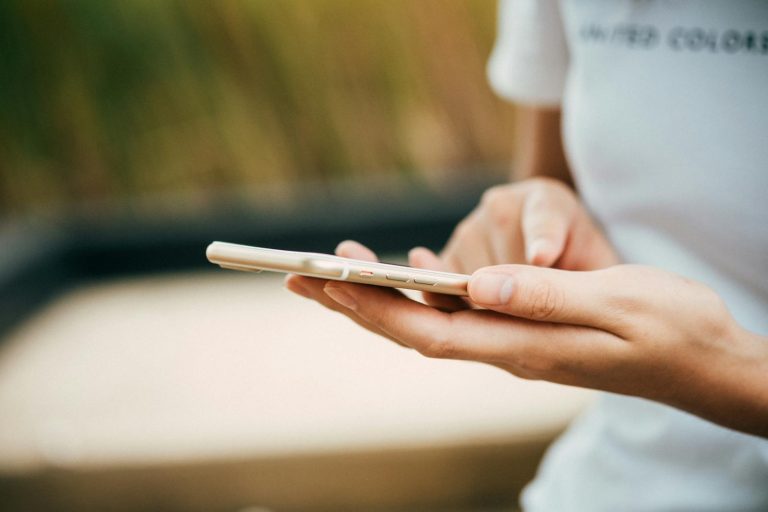 Optimisez vos messages d&rsquo;accueil téléphonique pour une communication plus efficace et professionnelle