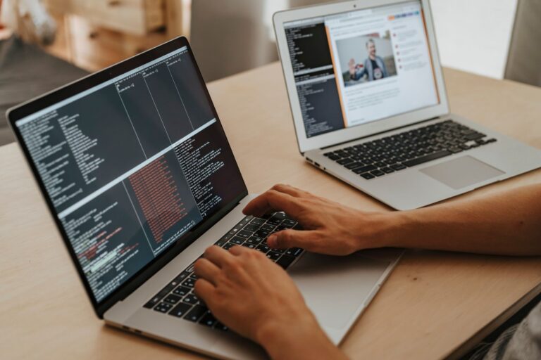 Le meilleur modèle d’IA pour coder sur le web dépend du projet